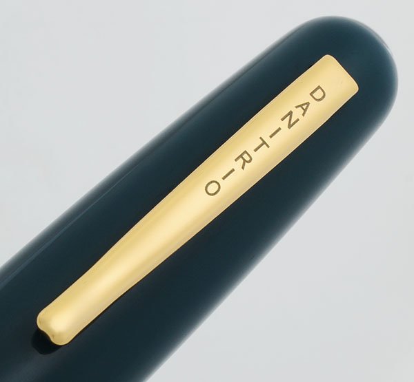Danitrio Takumi Fountain Pen - Roiro-migake Midori Urushi, 18k